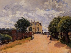 Inn at East Molesey with Hampton Court Bridge by Alfred Sisley Oil Painting
