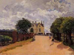 Inn at East Molesey with Hampton Court Bridge by Alfred Sisley Oil Painting